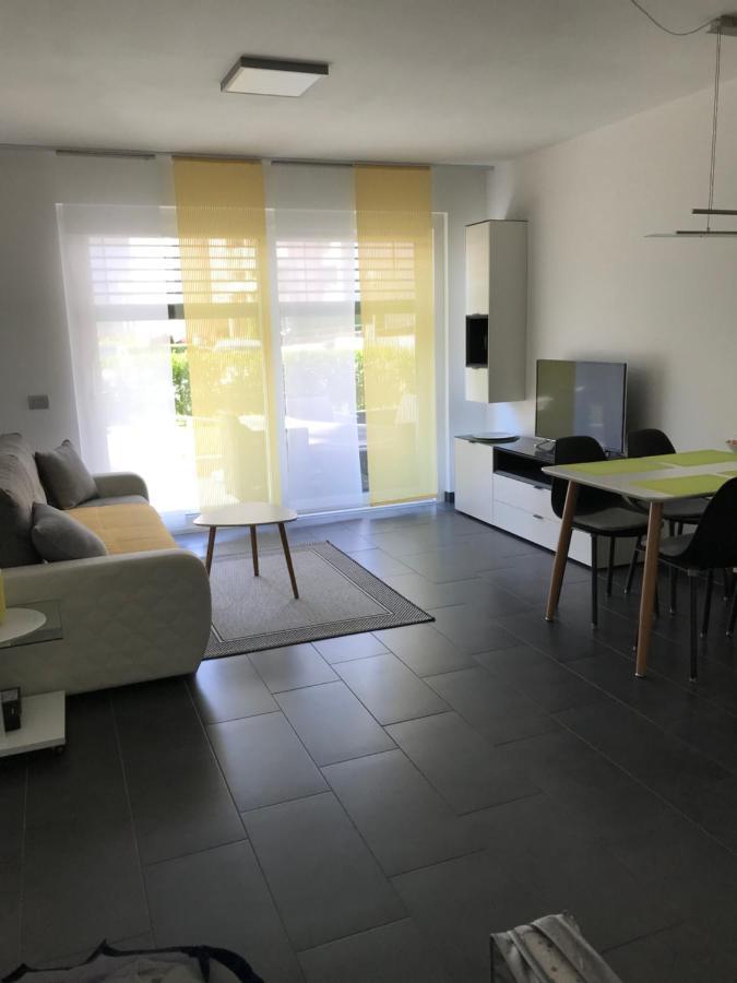 Apartment Schöne Neubauwohnung Mit Garten *